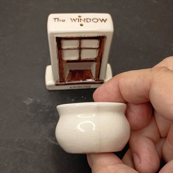 VTG Arizona Ceramic "The Window The Pot" Salt Pepper Shakers Unique Collectable - Picture 15 of 16
